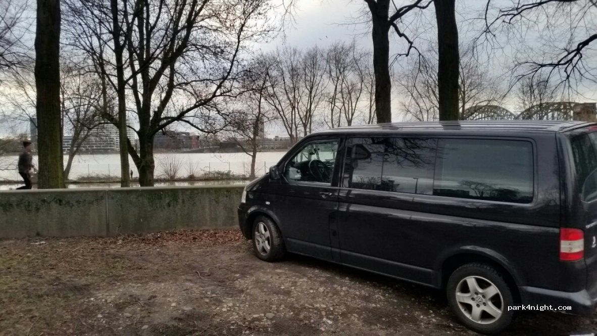 (51105) Köln - 51 Alfred-Schütte-Allee — foto