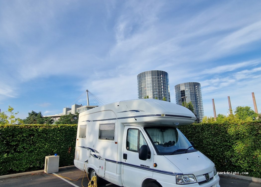(38440) Wolfsburg - VW-Mittelstraße — foto 2