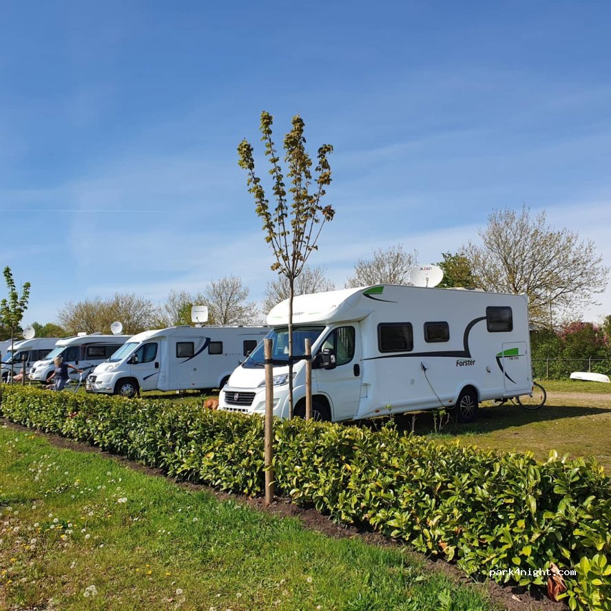 Camperplaats Jachthaven Winschoten — foto
