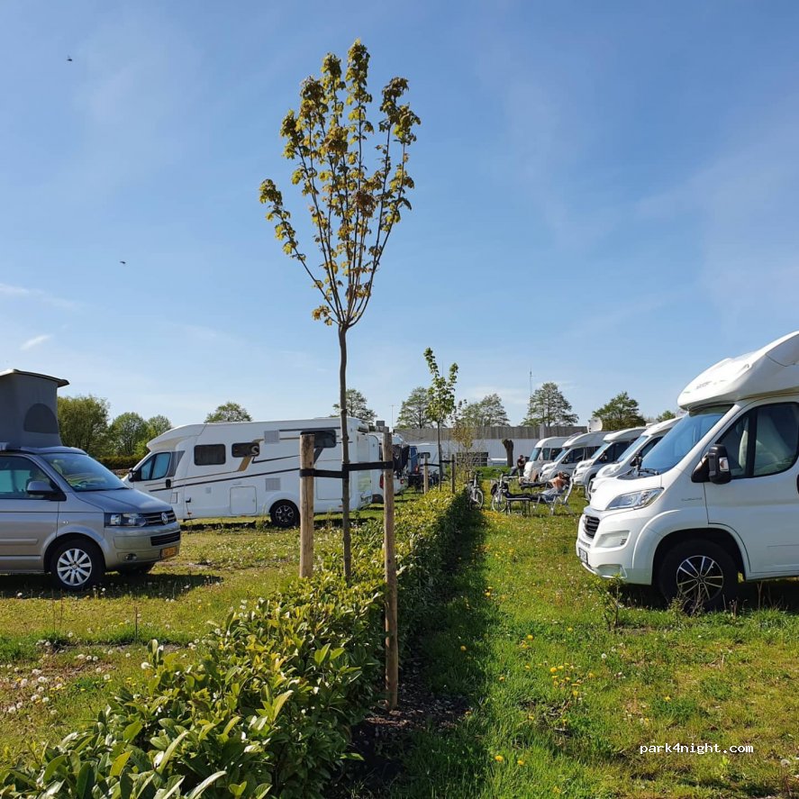 Camperplaats Jachthaven Winschoten — foto 2
