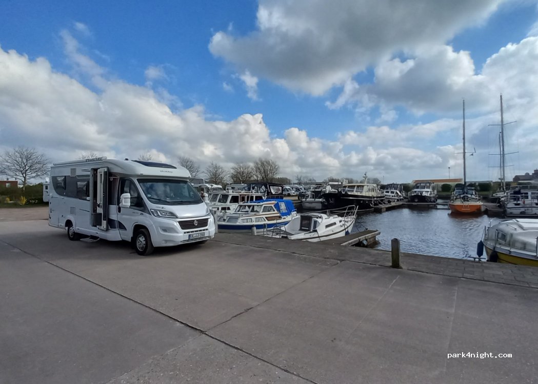 Camperplaats Jachthaven Winschoten — foto 4