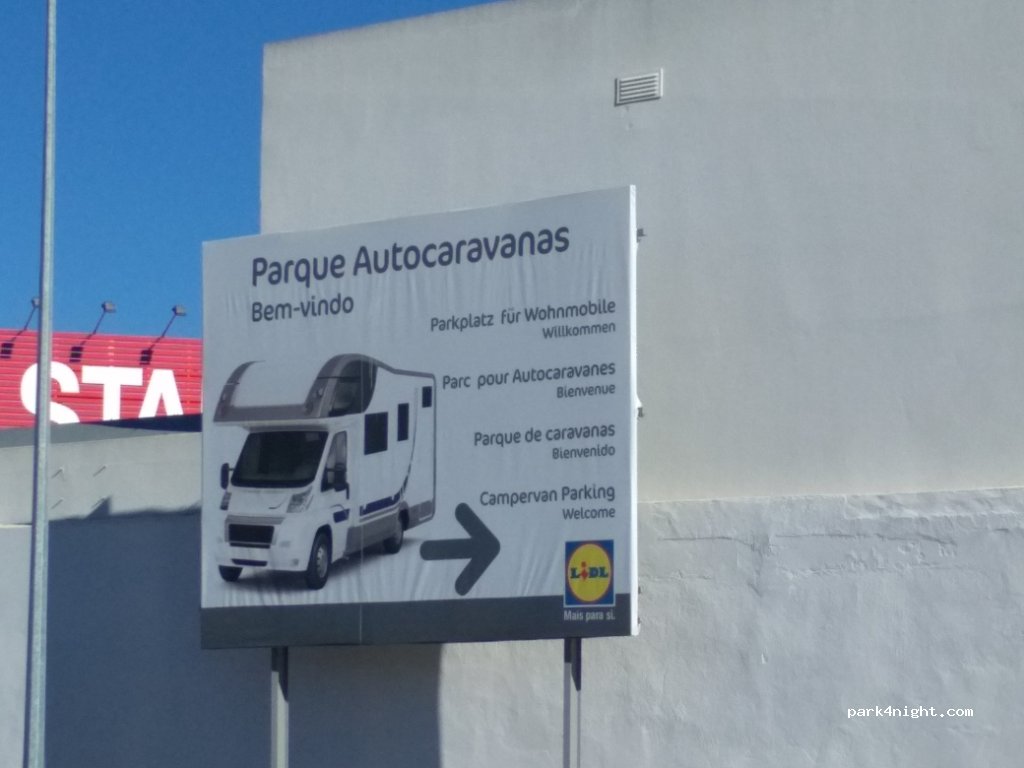 (8400) Parchal - Rua Infante Dom Henrique — foto