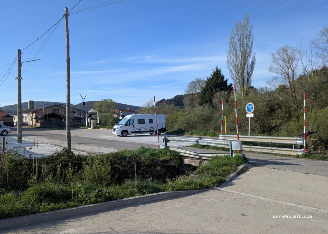 (34840) Cervera de Pisuerga - Calle Puente de S. Roque — foto 5