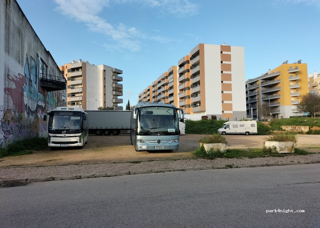(8500) Portimão - Rua do Campo de Futebol — foto 3
