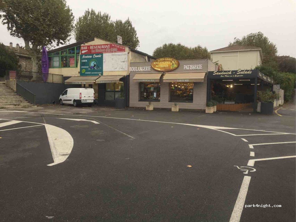(07150) Vallon-Pont-d'Arc - 11 Avenue Jean Jaurès — foto 2
