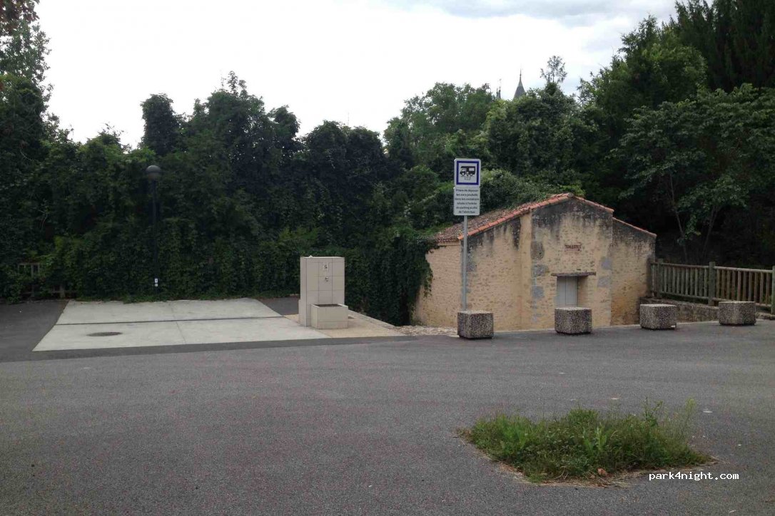 (79600) Airvault - 2 Rue Faubourg des Cyprès — foto 2