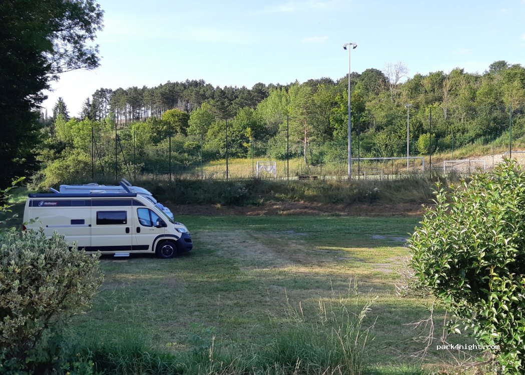 (89320) Cerisiers - 6 Rue du Stade — foto 2
