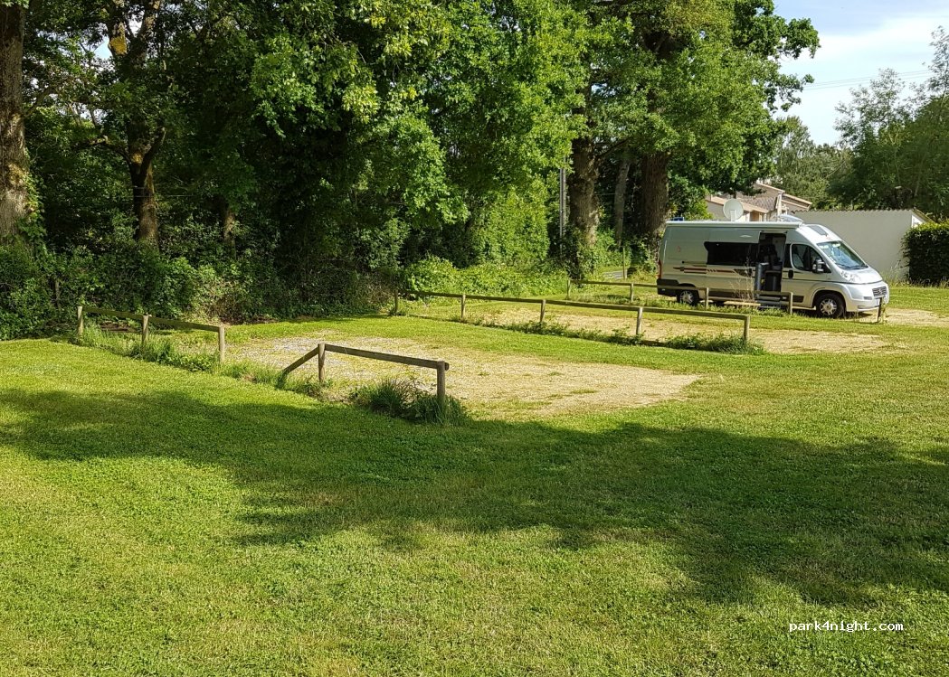 Aire de camping-car Boismé — foto
