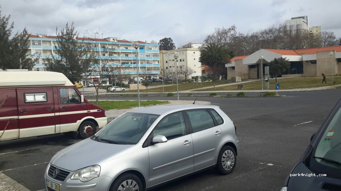 (2500) Caldas da Rainha - Praça da Universidade — foto 2