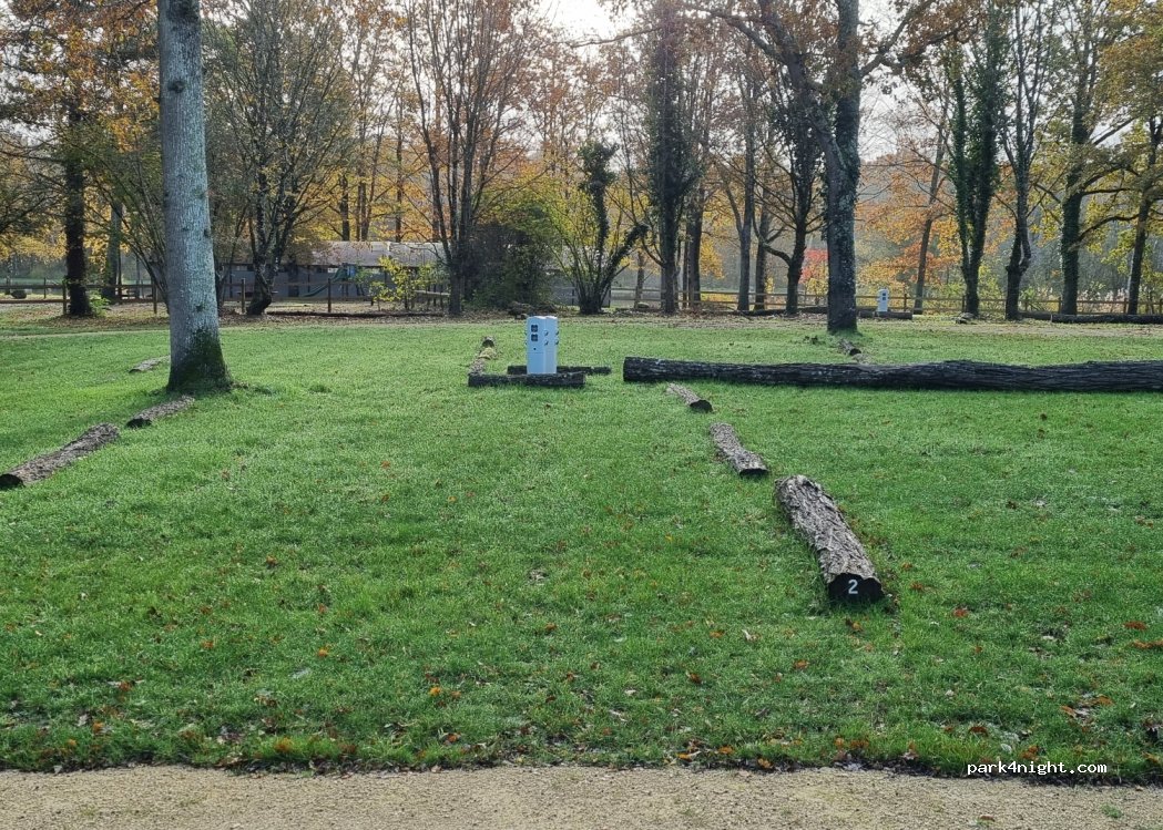 (86420) Guesnes - Champs Charles — foto 3