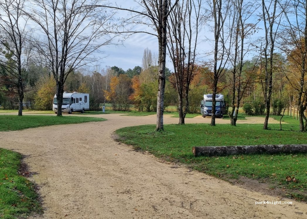 (86420) Guesnes - Champs Charles — foto 4