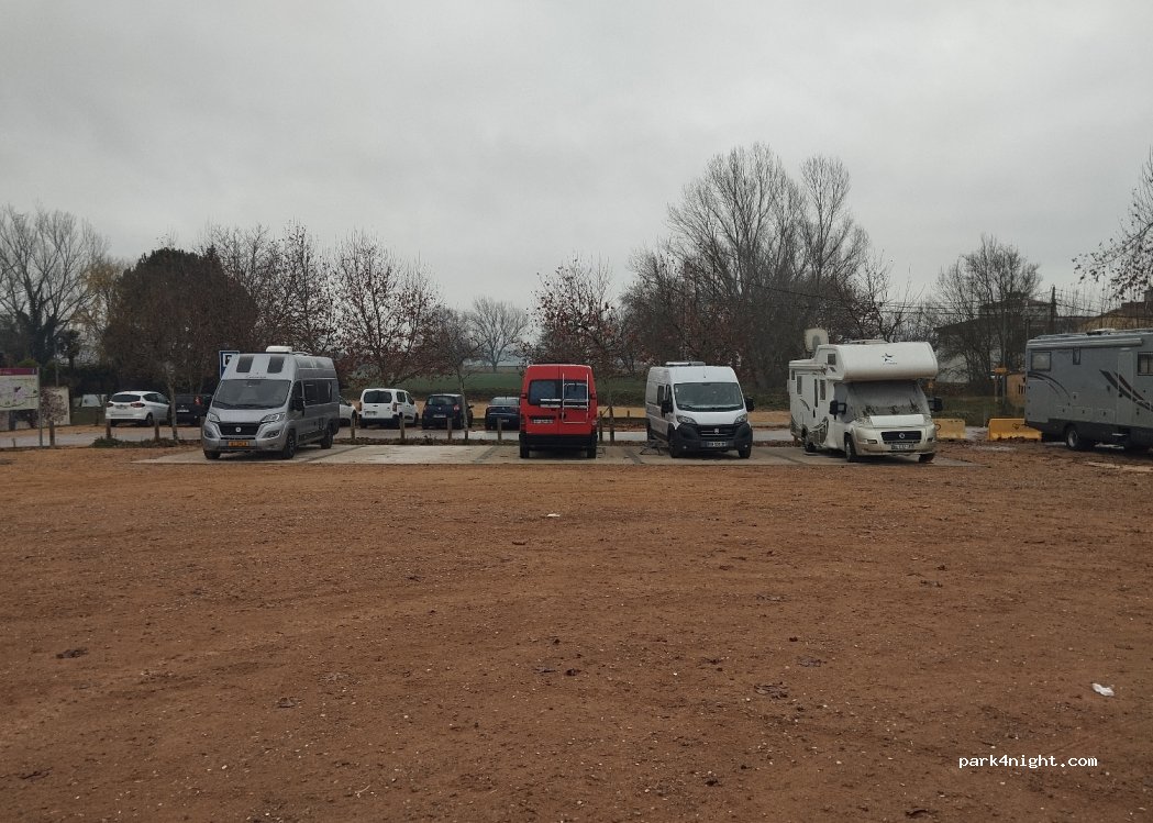Parking de autocaravanas Vidreres — foto 4
