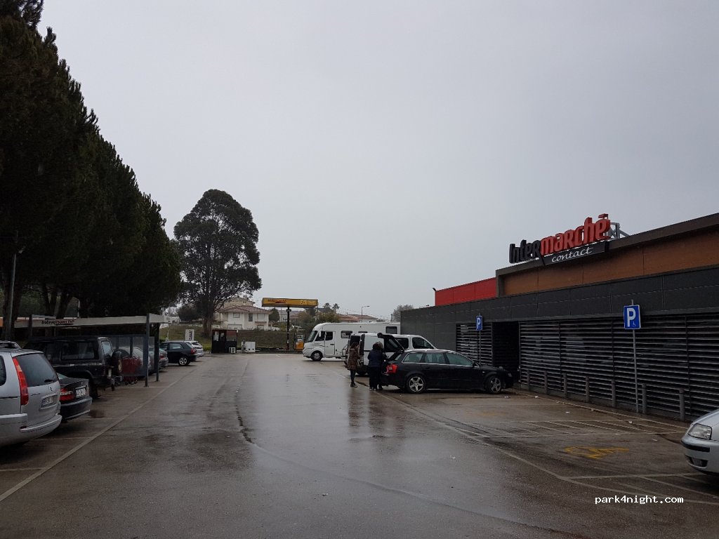 (2240) Ferreira do Zêzere - Avenida 13 de Junho — foto