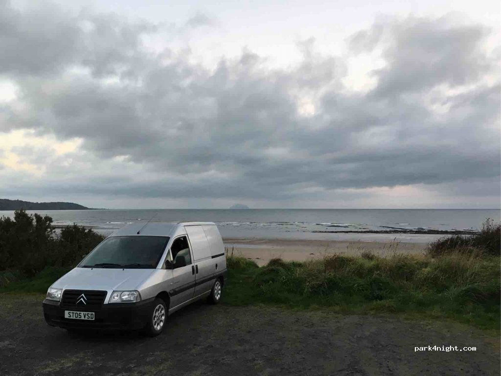 (KA19 8JS) Croy - Unnamed Road — foto