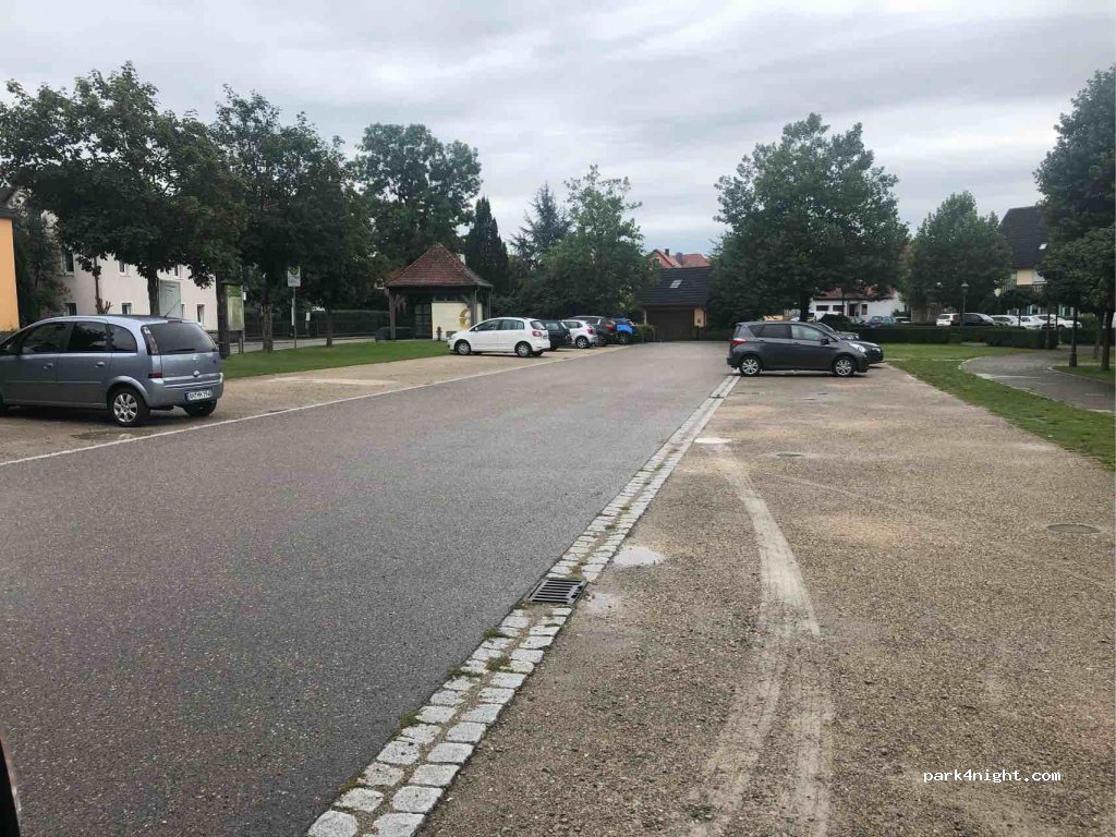 (91578) Leutershausen - Kirchweihplatz — foto