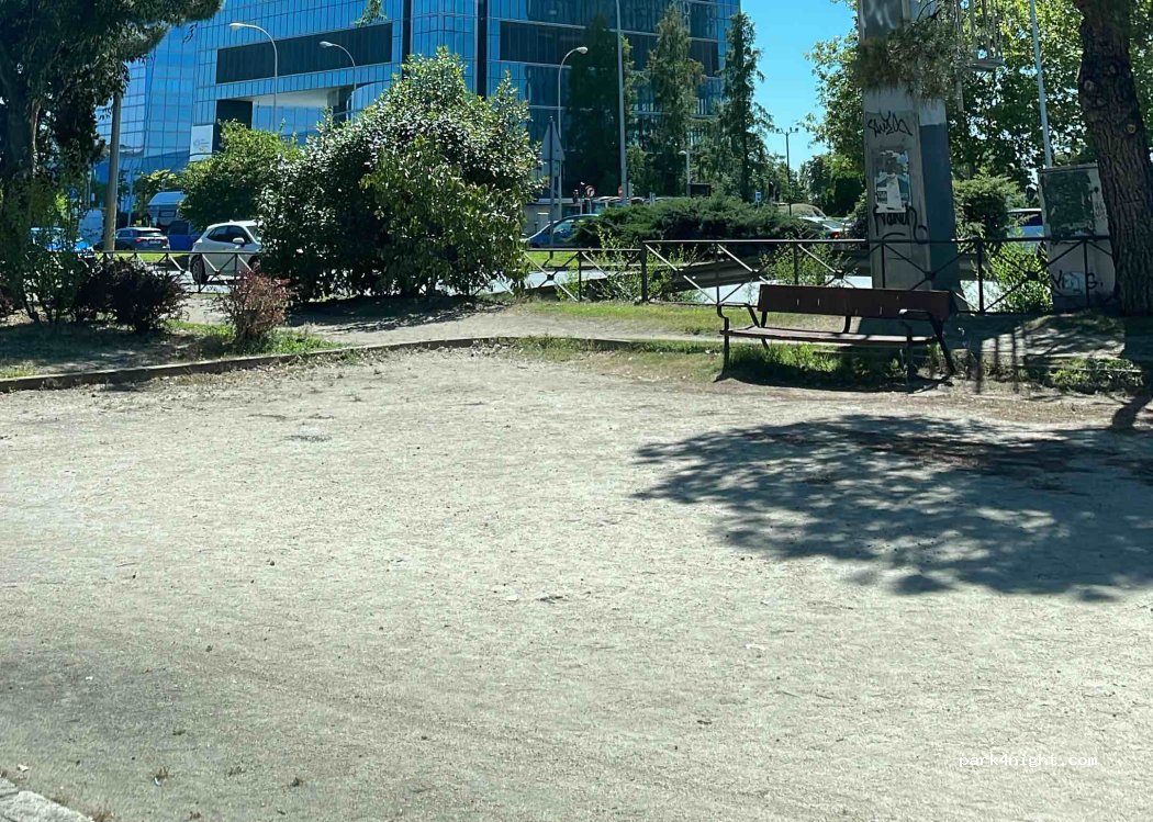 (28046) Madrid - 300 Paseo de la Castellana — foto