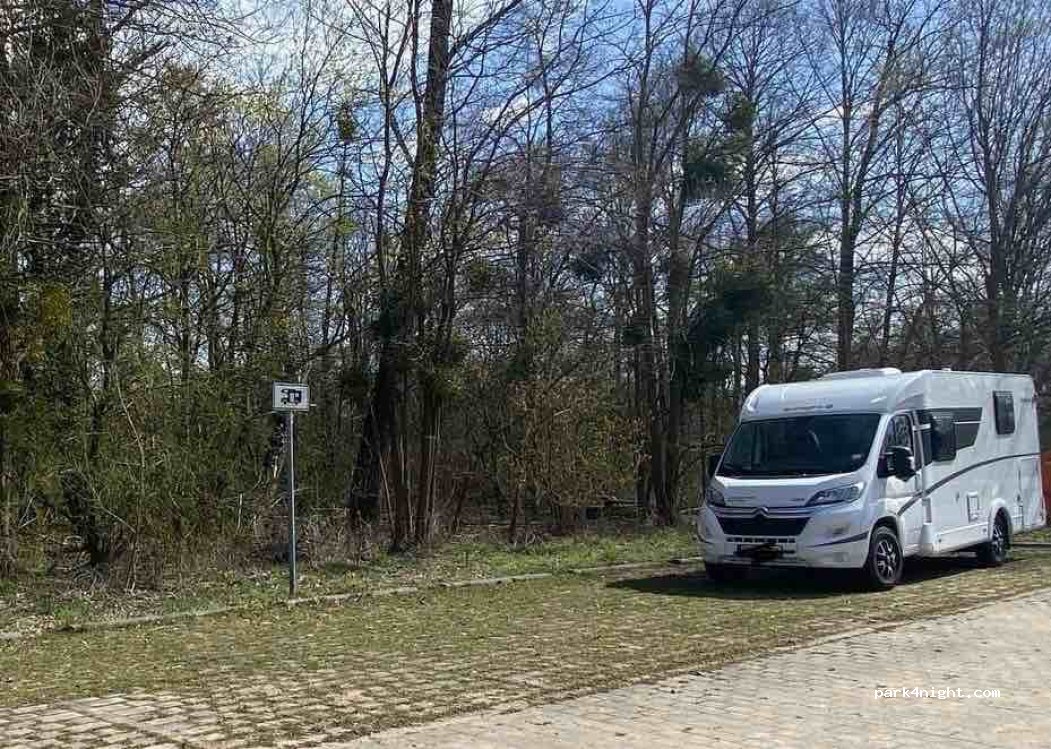 Wohnmobil-Parkplatz am Schiffshebewerk — foto 4