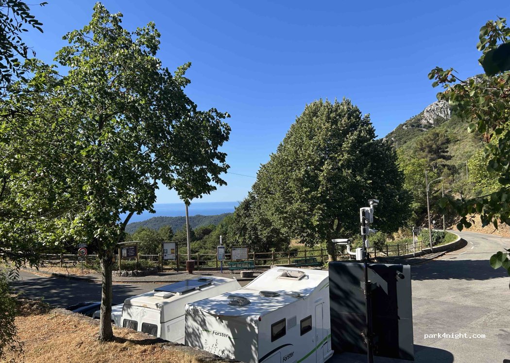 (06500) Sainte-Agnès - 81 Avenue du Château — foto 4