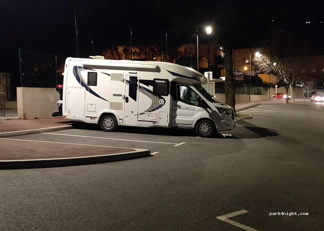 (83680) La Garde-Freinet - Chemin des Moulins — foto