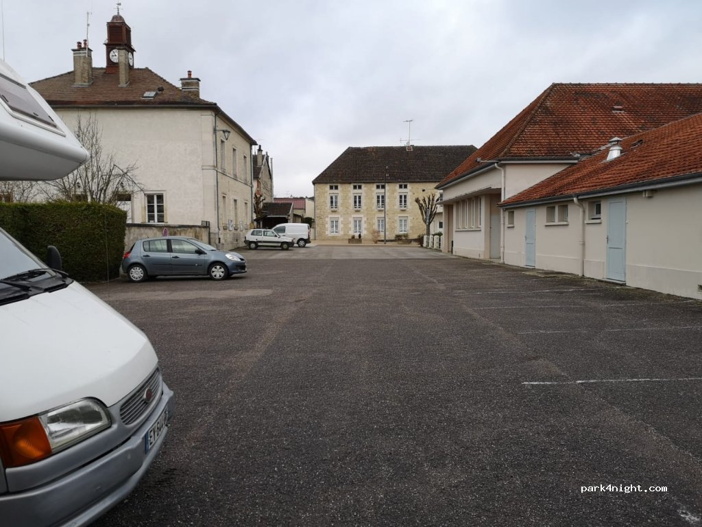 (10310) Ville-sous-la-Ferté - 8 Rue de l'Aube — foto 2