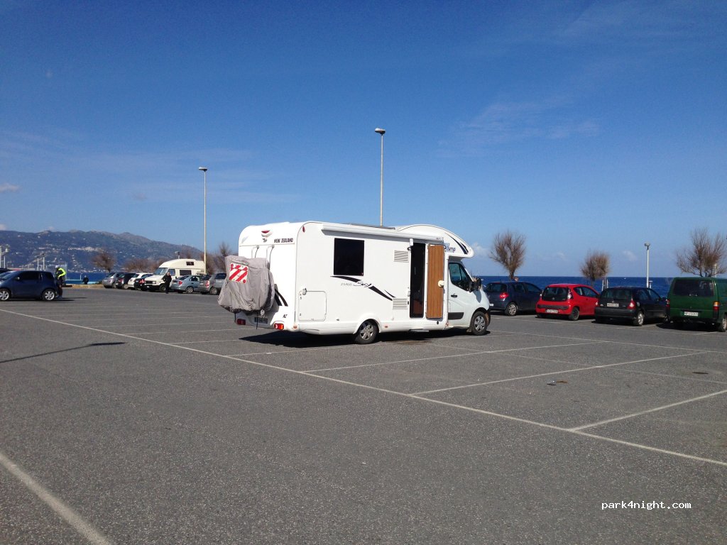 (713 03) Iraklio - 168 Leoforos Sofokli Venizelou — foto