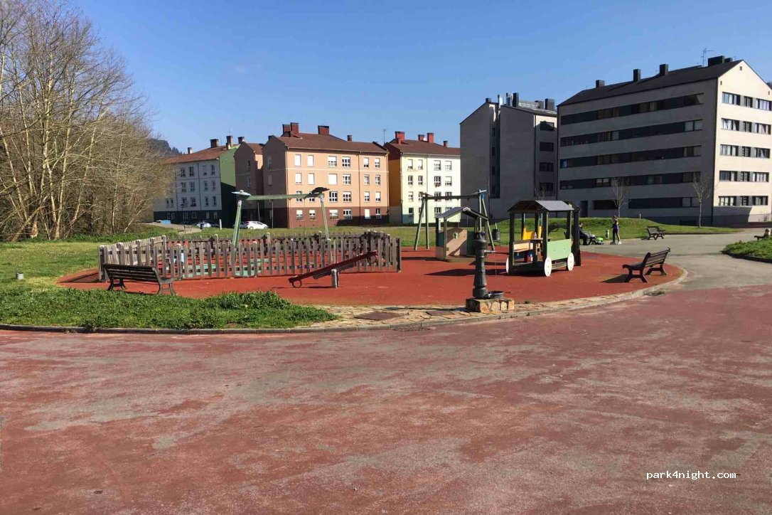 (33540) Arriondas - Calle Picu Pienzu — foto