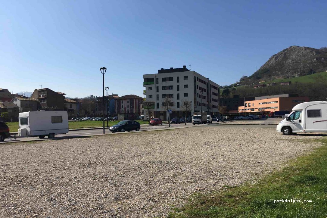 (33540) Arriondas - Calle Picu Pienzu — foto 2