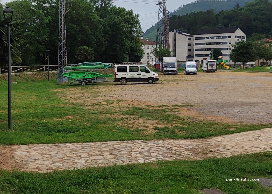 (33540) Arriondas - Calle Picu Pienzu — foto 5