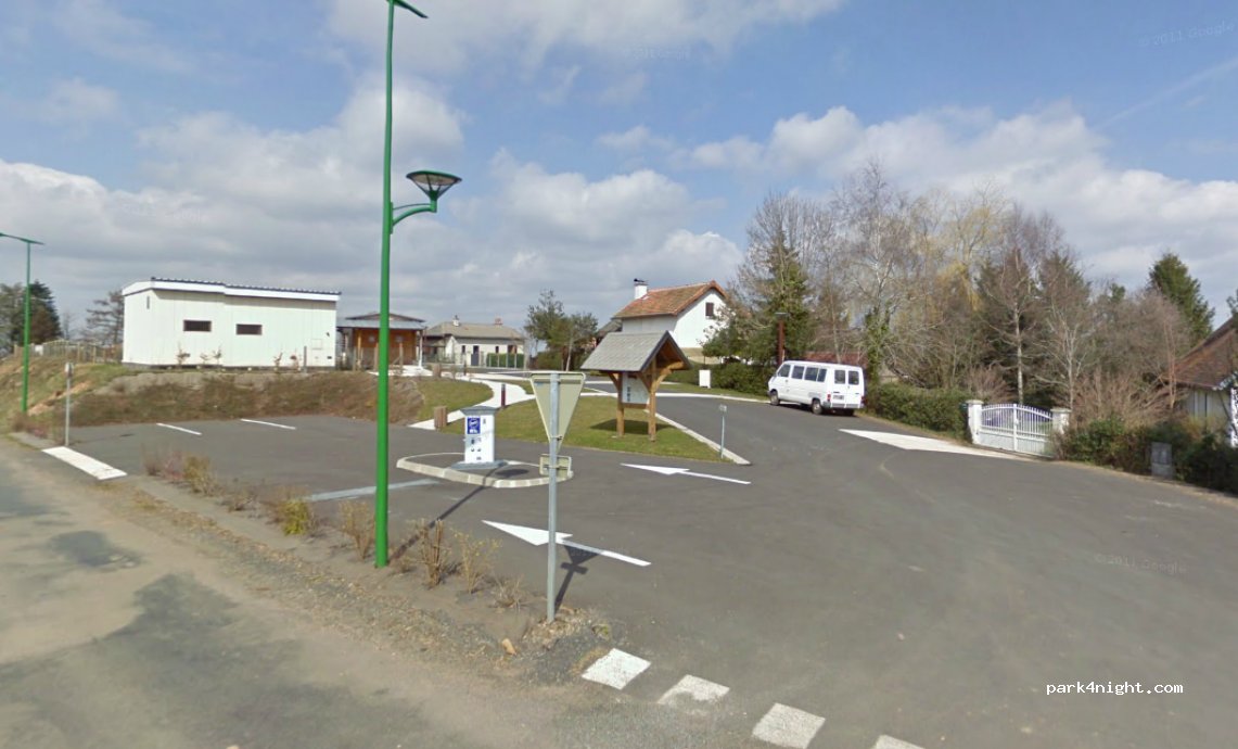 (15220) Saint-Mamet-la-Salvetat - D20 — foto