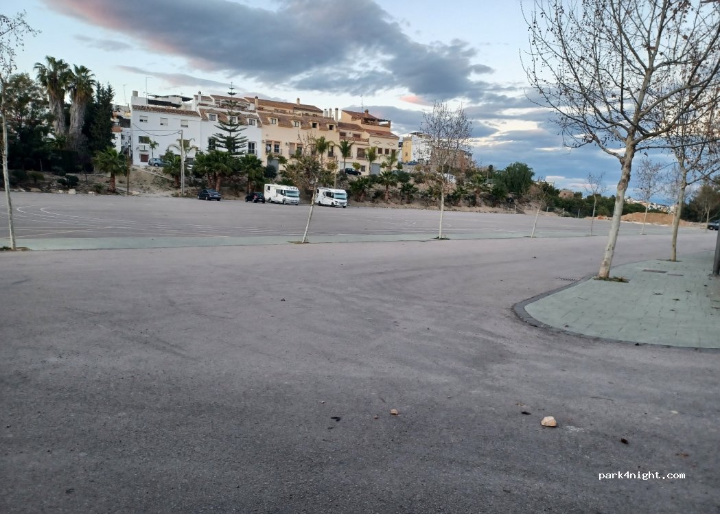 (29100) Coín - 1 Calle Clara Campoamor — foto 3