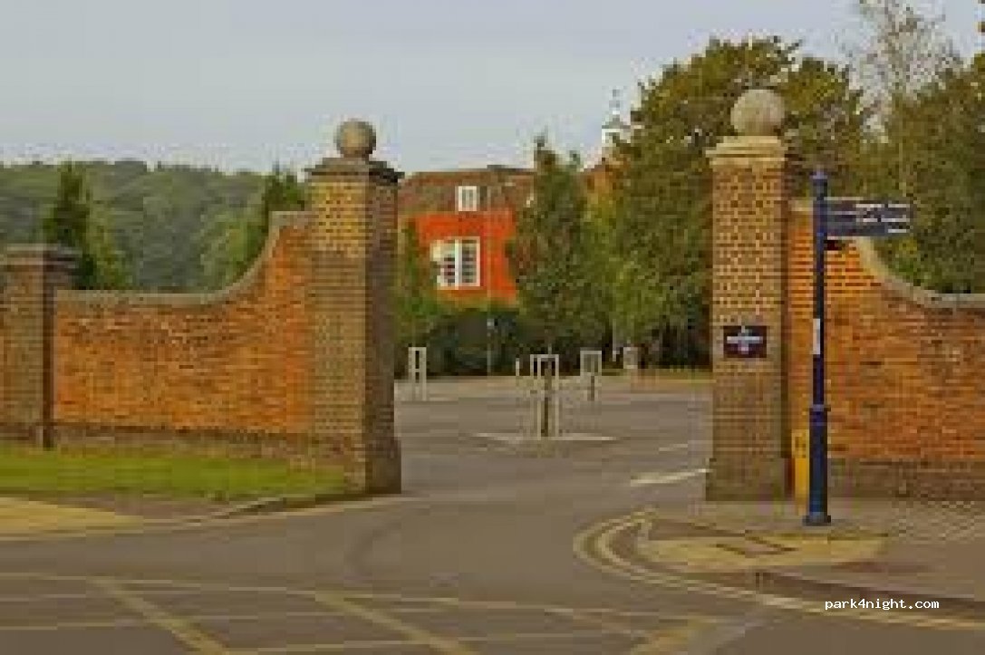 (RH2 7BA) Reigate - 38-40 Bell Street — foto