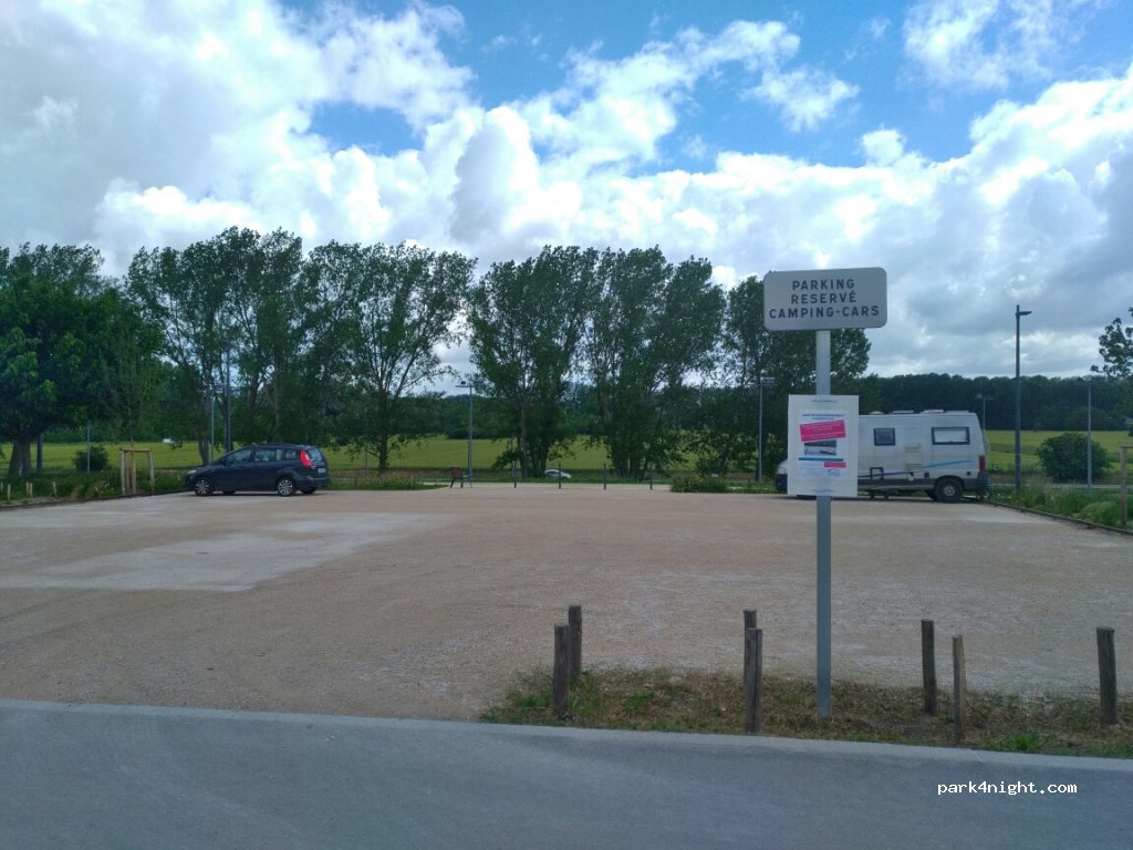 (31330) Grenade - 1 Quai de Garonne — foto