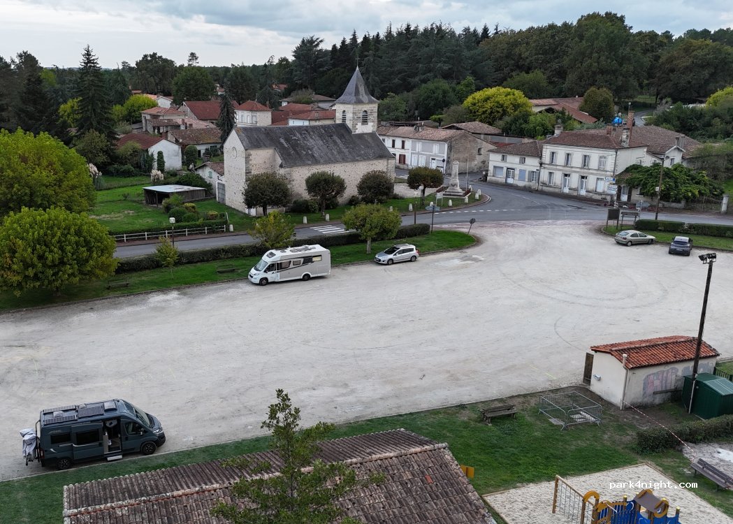 (17210) Bedenac - 17 Avenue Anne d'Autriche — foto 4