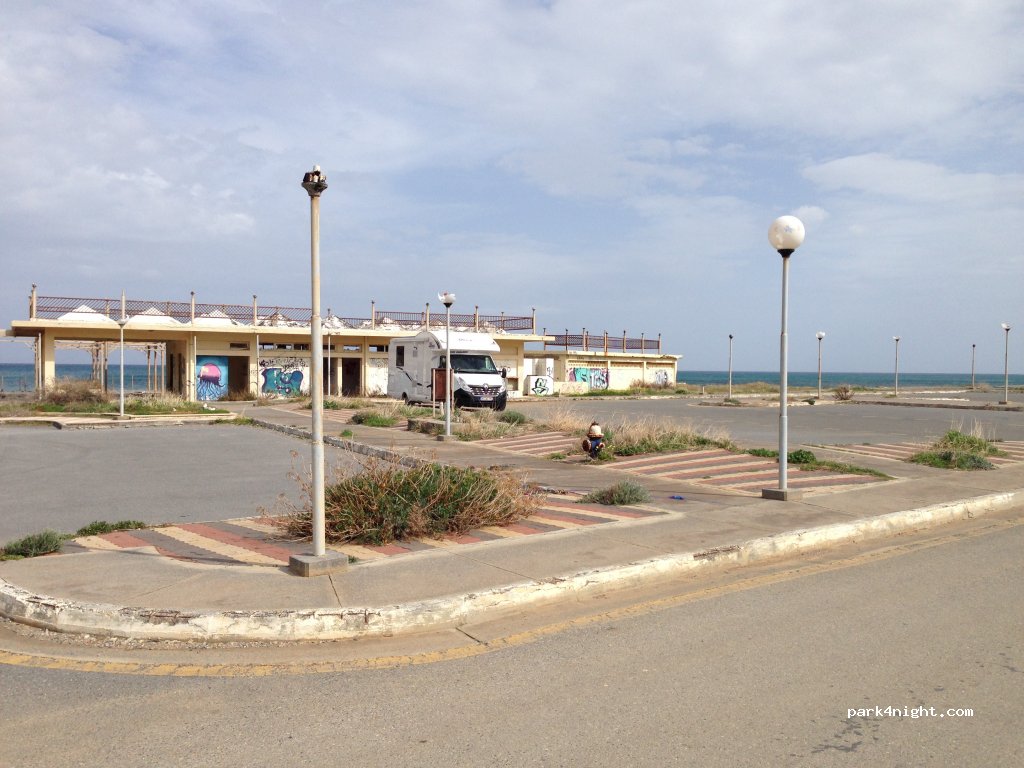 (715 00) Gournes - Unnamed Road — foto