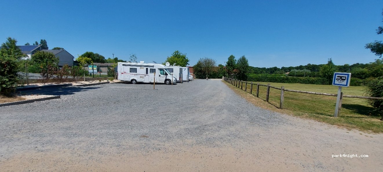 (79430) La Chapelle-Saint-Laurent - 30 Route de Bressuire — foto