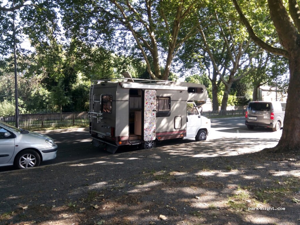 (86000) Poitiers - 89 Promenade des Cours — foto