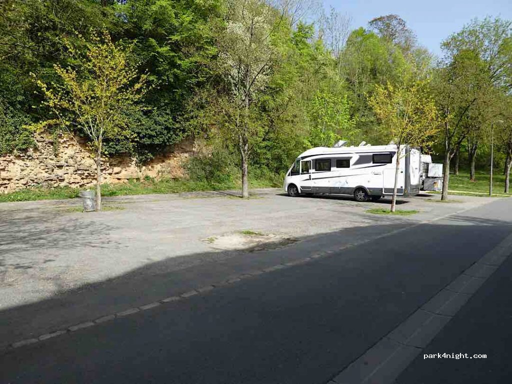 (08200) Sedan - 16 Rue Hue Tanton — foto 2