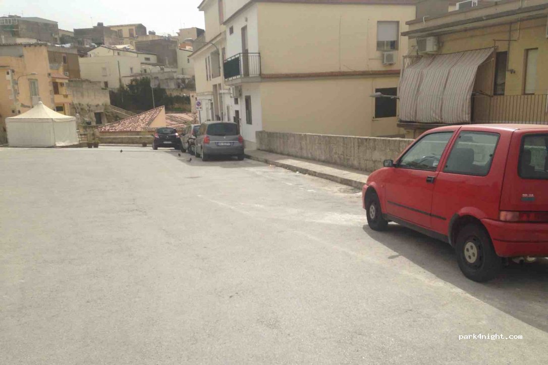 (96017) Noto - 3 Largo Luigi Settembrini — foto 2