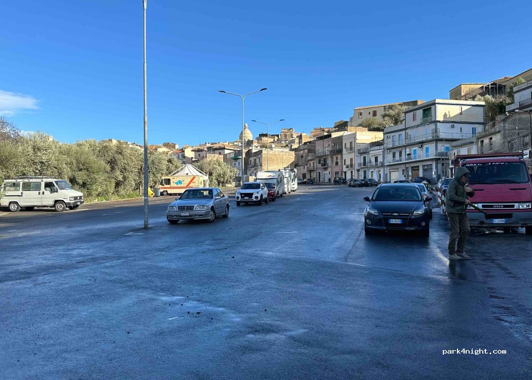 (96017) Noto - 107-109 Via Tommaso Fazello — foto 4