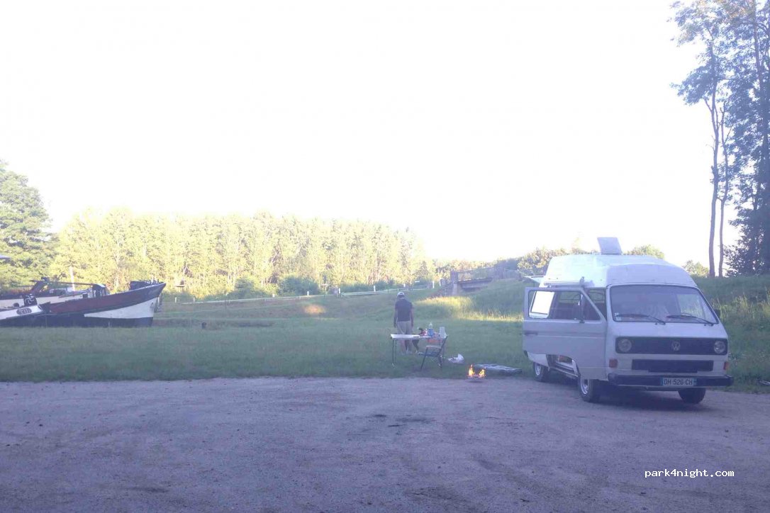 (89460) Sainte-Pallaye - D439 — foto 2