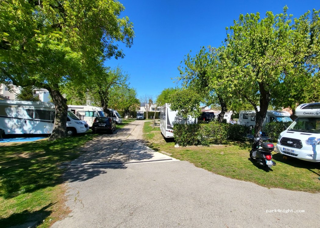 Camping  Les Pruniers — foto
