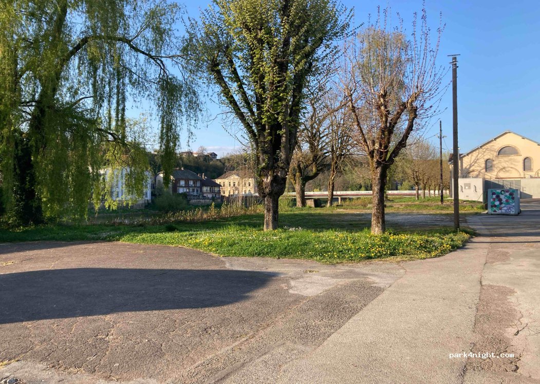 (25250) L'Isle-sur-le-Doubs - Place Aristide Briand — foto 2