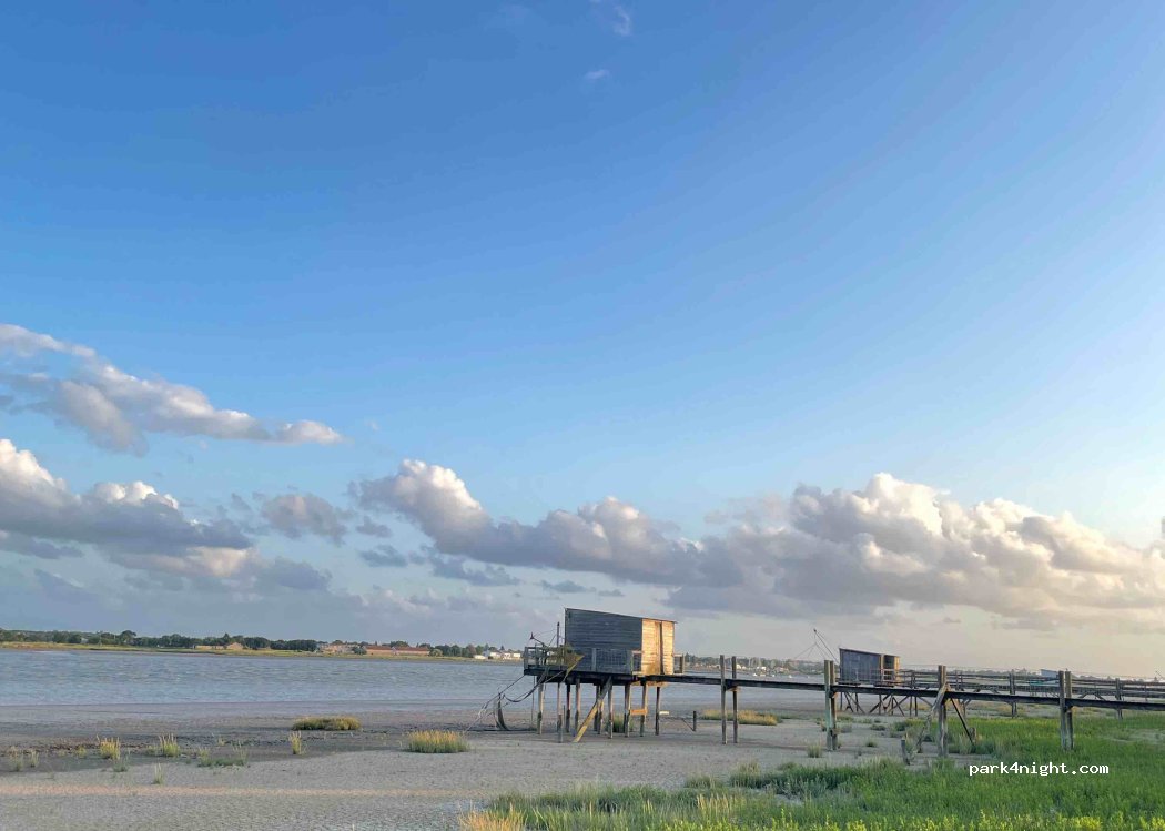 (17450) Saint-Laurent-de-la-Prée - Unnamed Road — foto 3