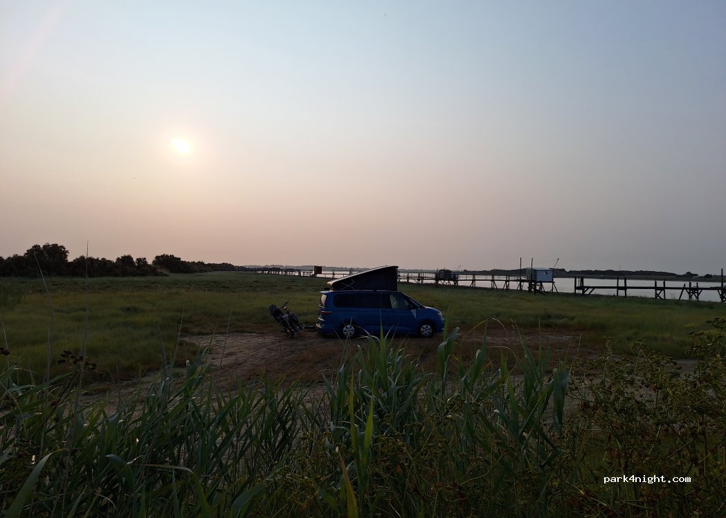 (17450) Saint-Laurent-de-la-Prée - Unnamed Road — foto 5