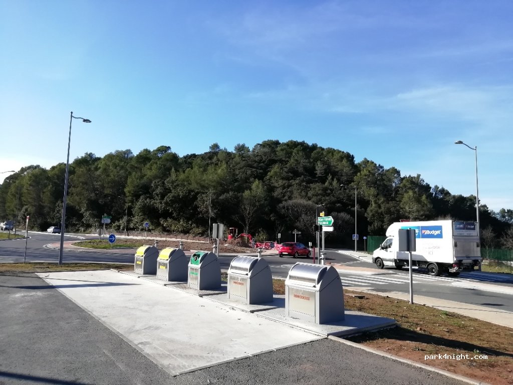 (83340) Flassans-sur-Issole - Rue Source Saint-Michel — foto 2