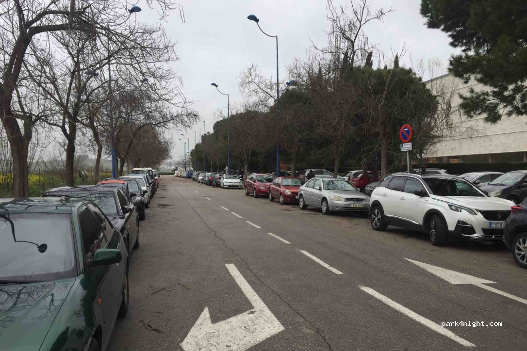 (41092) Sevilla - 1 Calle Juan de Castellanos — foto
