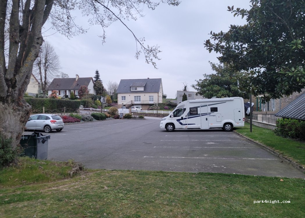 (50300) Saint-Martin-des-Champs - 6 Rue de la Mairie — foto 2