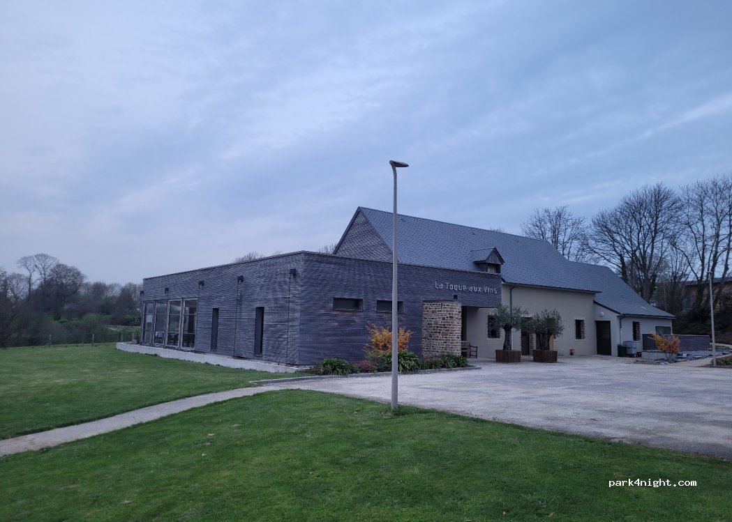 (50300) Saint-Martin-des-Champs - 6 Rue de la Mairie — foto 3