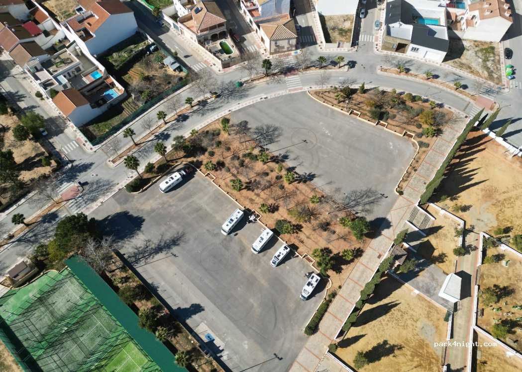 (29310) Villanueva de Algaidas - 2 Avenida Escultor Berrocal — foto 3