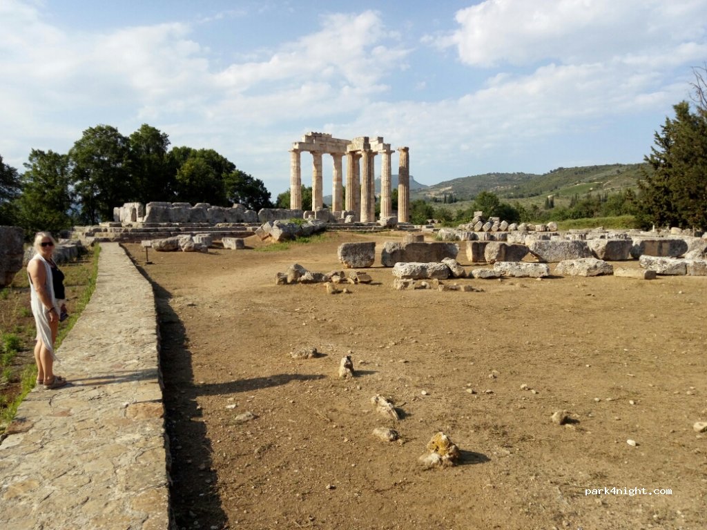 (205 00) Nemea - 8 Ethniki Odos Sidirodromikou Stathmou Nemeas — foto